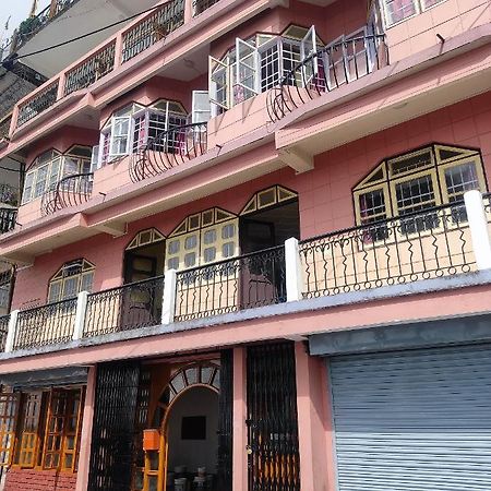 Wind Home Darjeeling- Budget Hotel Near Mall Dardzsiling Kültér fotó