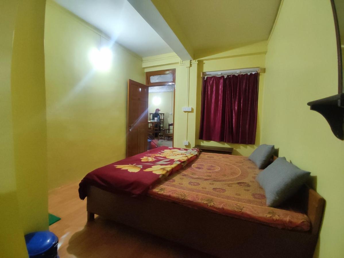 Wind Home Darjeeling- Budget Hotel Near Mall Dardzsiling Kültér fotó