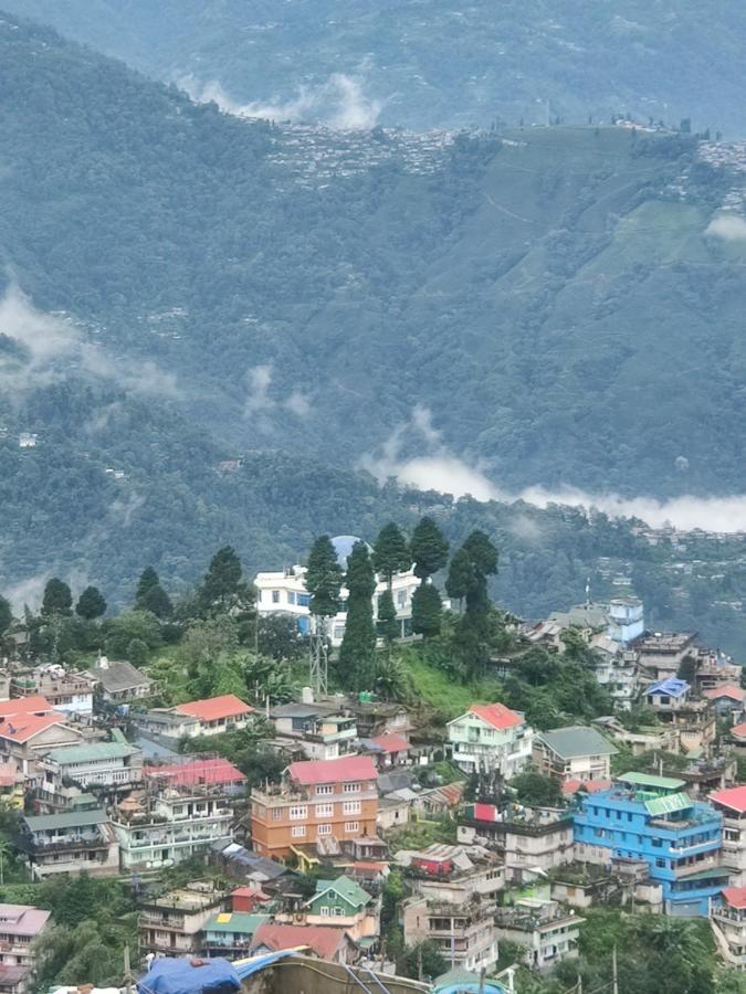 Wind Home Darjeeling- Budget Hotel Near Mall Dardzsiling Kültér fotó